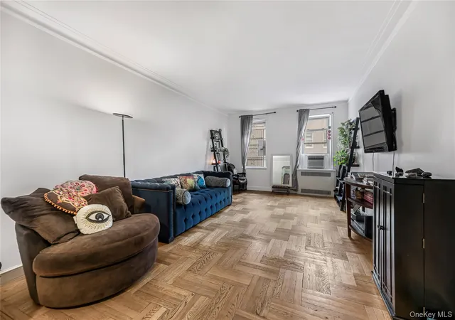 Photo 3 of House for sale at 2190 Boston Rd #4G, New York, NY 10462 | MLS# 1046113 | Listing updated on 2026-09-12