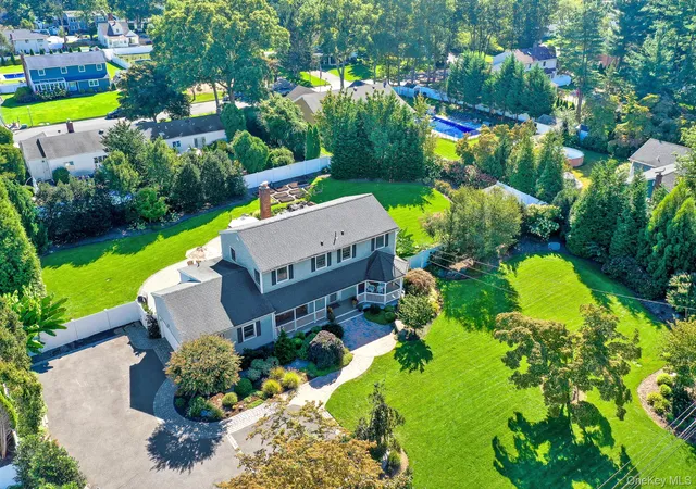 Photo 2 of Sale Pending at 15 Wiigs Rd, Smithtown, NY 11767 | MLS# 1046120 | Listing updated on 2026-10-01