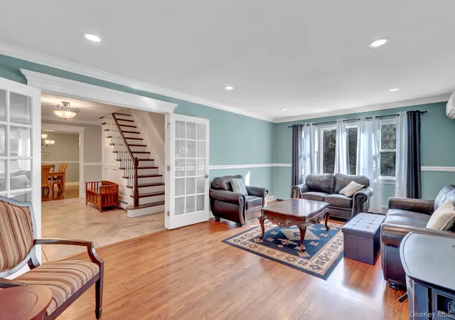 Photo 4 of Single family home for sale at 15 Wiigs Rd, Smithtown, NY 11767 | MLS# 1046120 | Listing updated on 2026-09-17