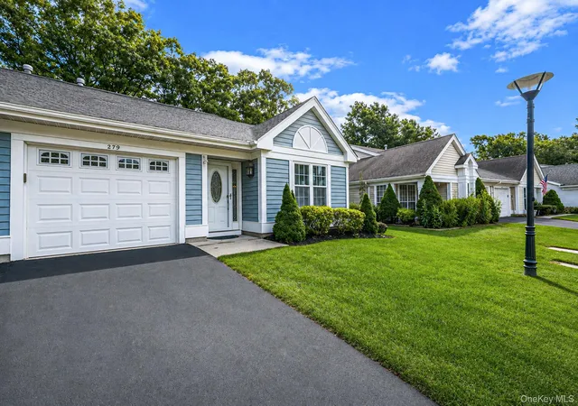 Photo 3 of Condo for sale at 279 Glen Dr, Brookhaven, NY 11961 | MLS# 1046123 | Listing updated on 2026-09-06