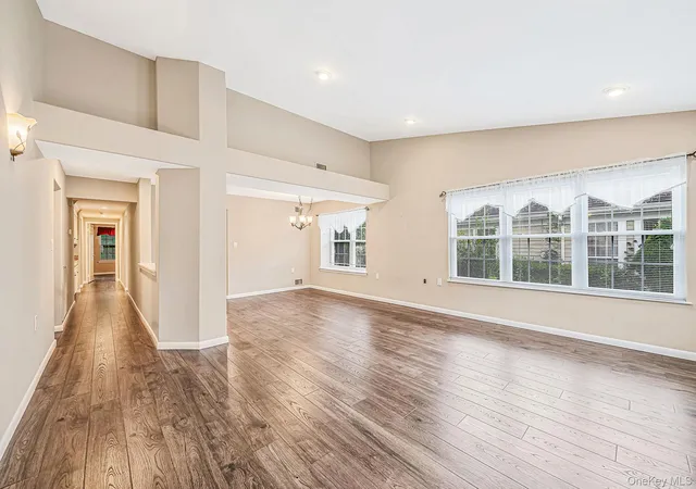 Listing Photo 4 - Condo for sale in building located at 279 Gln Dr, Brookhaven, NY 11961