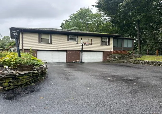 Photo 2 of Single family home for sale at 24 Schoolhouse Ln, Poughkeepsie (town), NY 12603 | MLS# 1046138 | Listing updated on 2026-09-30