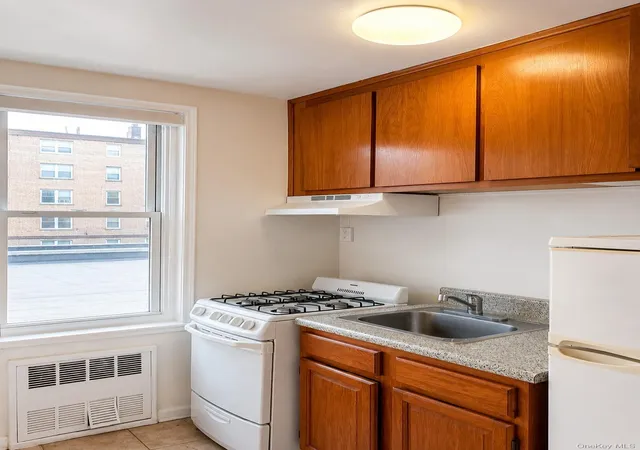 Photo 3 of Manufactured home for sale at 1332 Metropolitan Ave, New York, NY 10462 | MLS# 1046154 | Listing updated on 2026-09-13