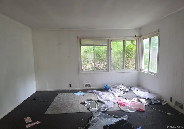 Photo 2 of Sale Pending at 49 Wildwood Trl, Riverhead, NY 11901 | MLS# 1046171 | Listing updated on 2026-10-03