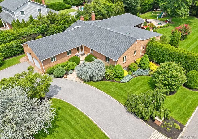 Photo 1 of Sale Pending at 88 Dix Hwy, Huntington, NY 11746 | MLS# 1046178 | Listing updated on 2026-09-25