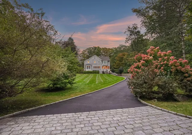 Photo 1 of Single family home for sale at 10 Hickory Ln, Bedford, NY 10506 | MLS# 1046215 | Listing updated on 2026-10-03