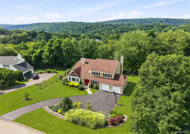 Photo 3 of Single family home for sale at 28 E Hill Rd, Cortlandt, NY 10567 | MLS# 1046236 | Listing updated on 2026-10-07