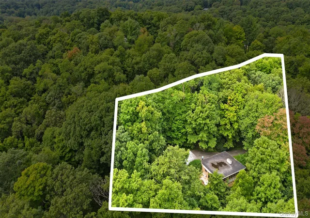 Photo 2 of Sale Pending at 10 Paula Pl, New Castle, NY 10514 | MLS# 1046287 | Listing updated on 2026-10-02
