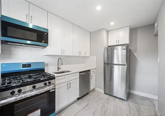 Condo for sale at 73-25 220th Street #137A2, New York, NY 11364 | MLS# 1046308