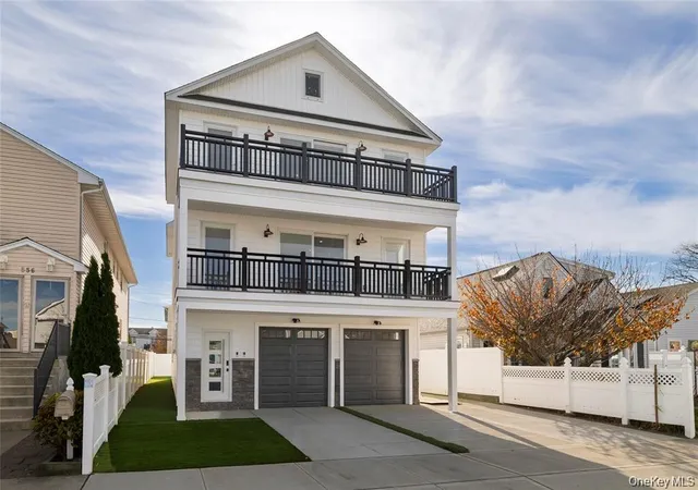 Photo 1 of Multi family home for sale at 550 E Harrison St, Long Beach, NY 11561 | MLS# 1046314 | Listing updated on 2026-10-01