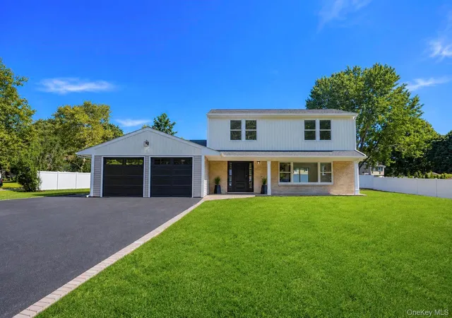 Photo 1 of Single family home for sale at 25 Crater Lake Dr, Brookhaven, NY 11727 | MLS# 1046323 | Listing updated on 2026-09-20