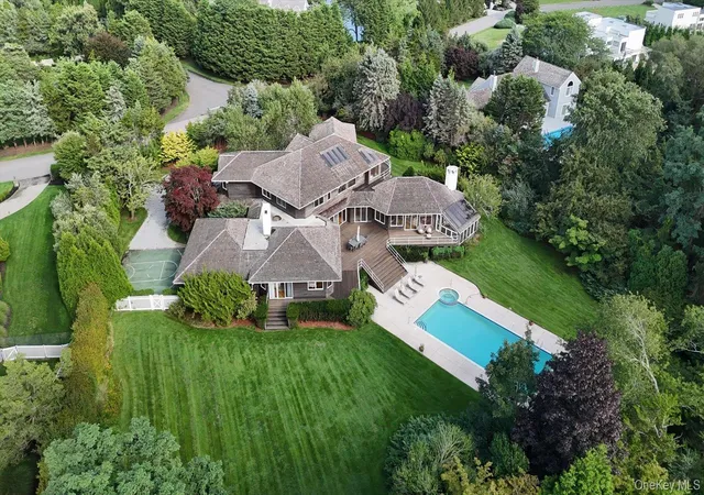 Photo 1 of Mansion for sale at 25 Ring Neck Rd, Southampton, NY 11960 | MLS# 1046358 | Listing updated on 2026-10-03