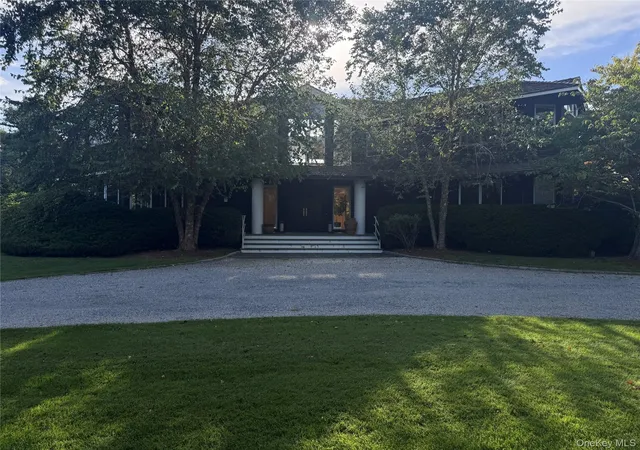 Photo 3 of Mansion for sale at 25 Ring Neck Rd, Southampton, NY 11960 | MLS# 1046358 | Listing updated on 2026-10-03
