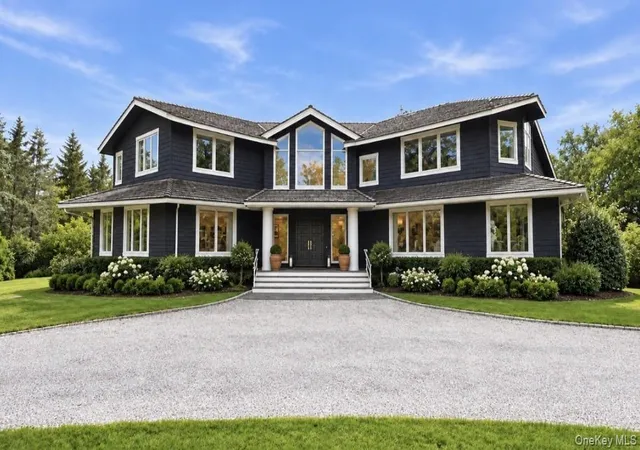 Photo 3 of Single family home for sale at 25 Ring Neck Rd, Southampton, NY 11960 | MLS# 1046358 | Listing updated on 2026-10-03