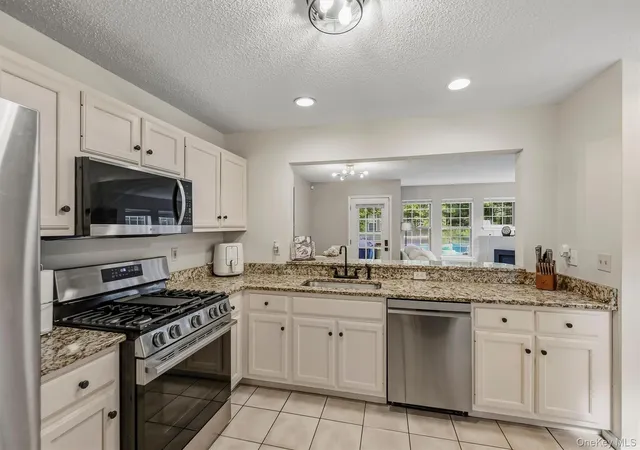Photo 1 of Single family home for sale at 246 Crestwood Ct, Fishkill, NY 12524 | MLS# 1046364 | Listing updated on 2026-09-17