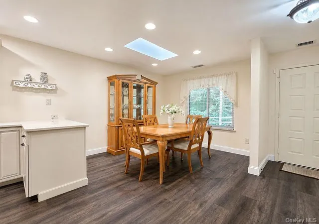 Listing Photo 3 - Condo for sale in building located at 188 Birchwood Rd, Brookhaven, NY 11727