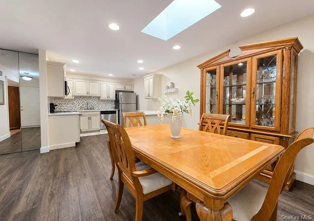 Listing Photo 4 - Condo for sale in building located at 188 Birchwood Rd, Brookhaven, NY 11727