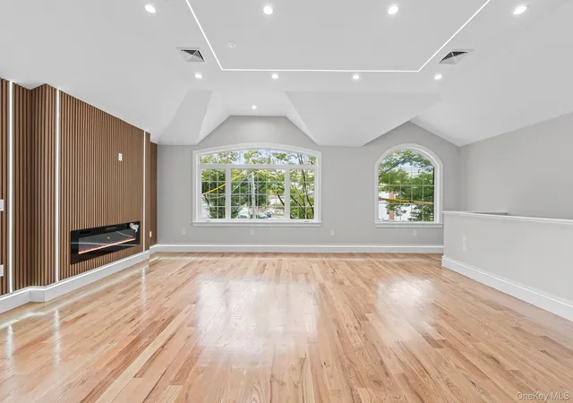 Listing Photo 5 - Condo for sale in building located at 25770 145th Ave, New York, NY 11422