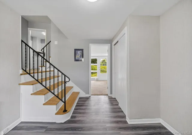 Photo 4 of Single family home for sale at 31 Old Farms Rd, Poughkeepsie, NY 12603 | MLS# 1046416 | Listing updated on 2026-09-08