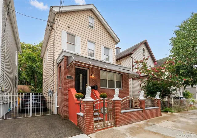 Photo 1 of Sale Pending at 2516 Glebe Ave, New York, NY 10461 | MLS# 1046433 | Listing updated on 2026-10-01
