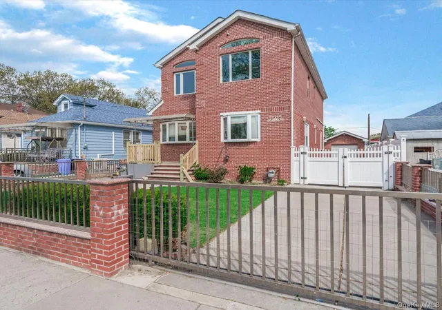 Photo 1 of Single family home for sale at 252 15 82nd Avenue, New York, NY 11426 | MLS# 1046435 | Listing updated on 2026-09-06