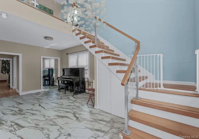 Photo 3 of Single family home for sale at 252-15 82nd Avenue, New York, NY 11426 | MLS# 1046435 | Listing updated on 2026-09-06