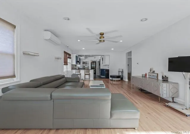 Photo 4 of Single family home for sale at 252-15 82nd Avenue, New York, NY 11426 | MLS# 1046435 | Listing updated on 2026-09-06