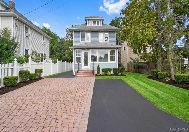 Photo 2 of Single family home for sale at 139 5th Avenue, Islip, NY 11706 | MLS# 1046448 | Listing updated on 2026-09-07