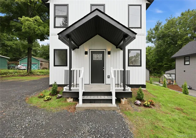 Photo 2 of Single family home for sale at 183 Center St, Wawarsing, NY 12428 | MLS# 1046451 | Listing updated on 2026-10-14