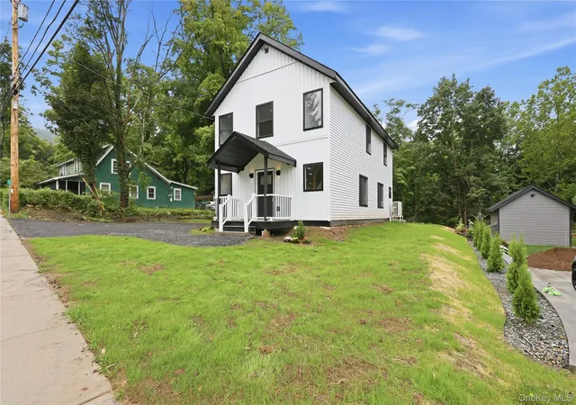 Photo 3 of Single family home for sale at 183 Center St, Wawarsing, NY 12428 | MLS# 1046451 | Listing updated on 2026-10-14