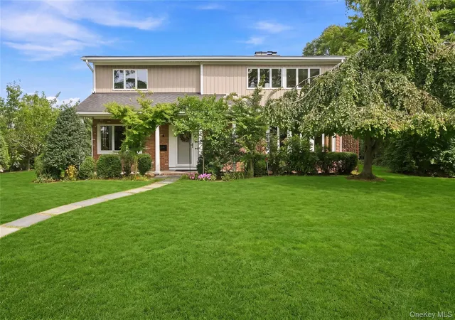 Single family home for sale at 4 Saltmeadow Ln, Islip, NY 11705 | MLS# 1046457