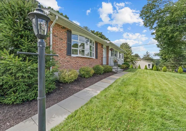 Photo 3 of Sale Pending at 15 Robinson Ave, Bedford, NY 10507 | MLS# 1046458 | Listing updated on 2026-09-27
