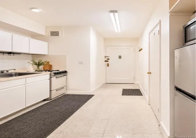 Photo 1 of Condo for sale at 14445 Sanford Ave #6, New York, NY 11355 | MLS# 1046473 | Listing updated on 2026-09-27
