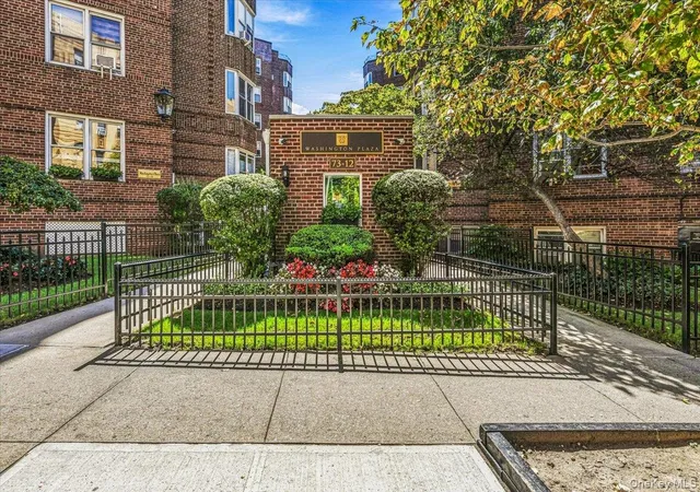 Listing Photo 1 - Condo for sale in building located at 73-12 35Th Ave, New York, NY 11372 - Unit #D32