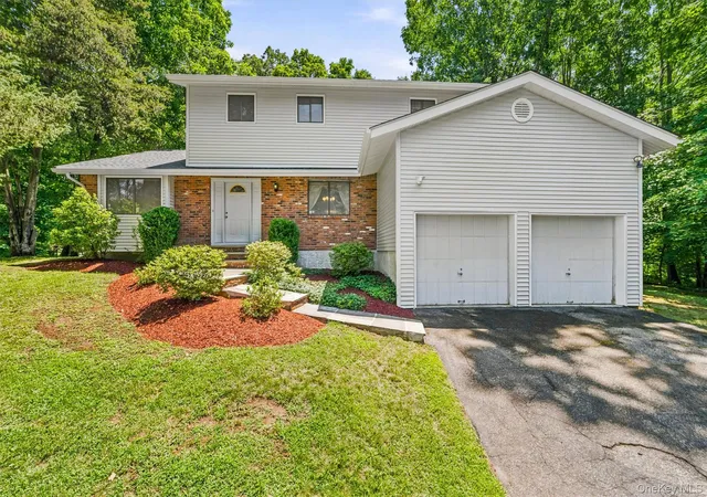 Photo 2 of Single family home for sale at 2 Peter A Beet Dr, Cortlandt, NY 10567 | MLS# 1046478 | Listing updated on 2026-09-04