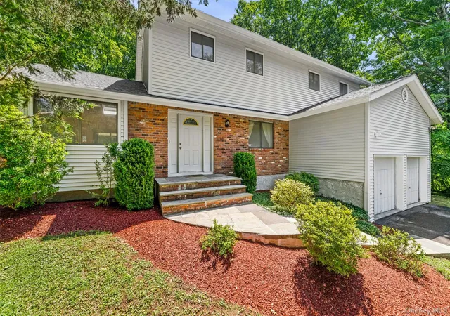 Photo 2 of Single family home for sale at 2 Peter A Beet Dr, Cortlandt, NY 10567 | MLS# 1046478 | Listing updated on 2026-09-04
