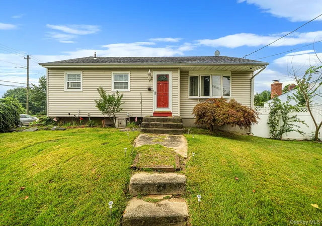 Photo 1 of Sale Pending at 407 W Main St, Babylon, NY 11702 | MLS# 1046479 | Listing updated on 2026-09-26