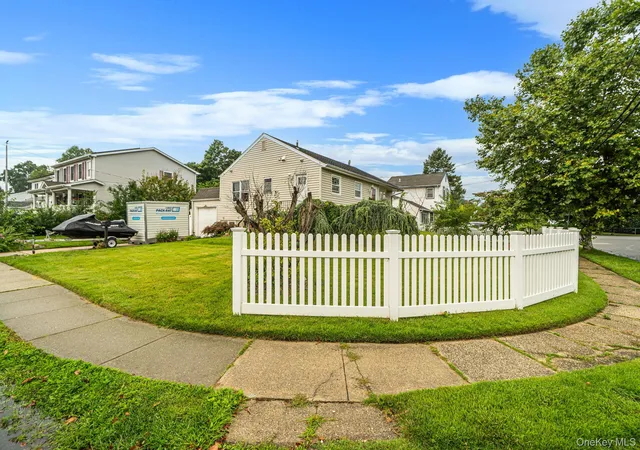 Photo 3 of Sale Pending at 407 W Main St, Babylon, NY 11702 | MLS# 1046479 | Listing updated on 2026-09-26