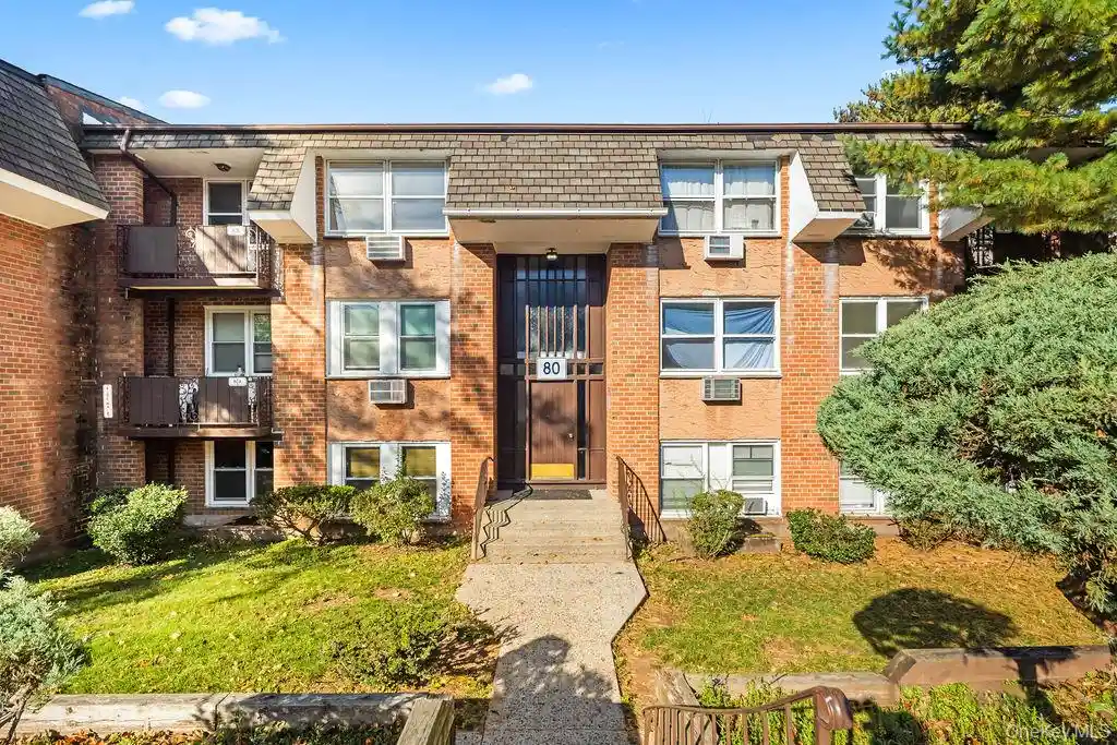 Listing Photo 2 - Condo for sale in 80 Kearsing Pkwy located at 80 Kearsing Pkwy, Ramapo, NY 10952 - Unit #B & 8F
