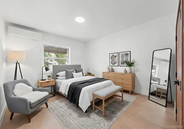 Photo 4 of House for sale at 775 E 216th Street, New York, NY 10467 | MLS# 1046506 | Listing updated on 2026-09-04
