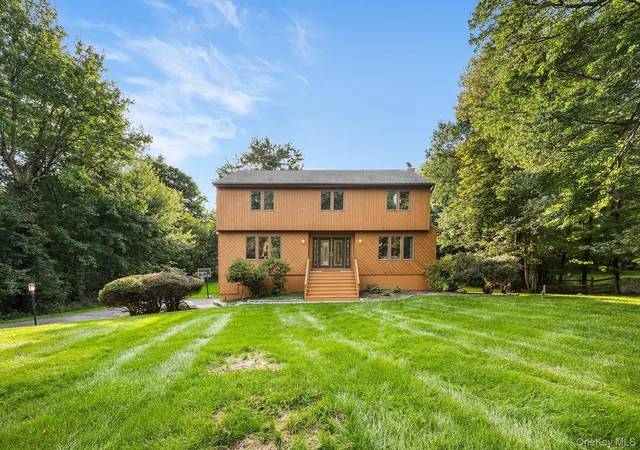 Photo 1 of Single family home for sale at 5 Rome Ct, Cortlandt, NY 10567 | MLS# 1046525 | Listing updated on 2026-10-04