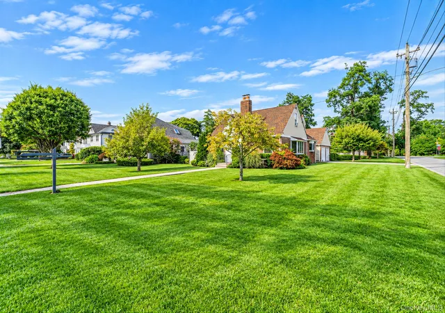 Photo 35 of Single family home for sale at 49 Seafield Ln, Islip, NY 11706 | MLS# 1046542 | Listing updated on 2026-09-06