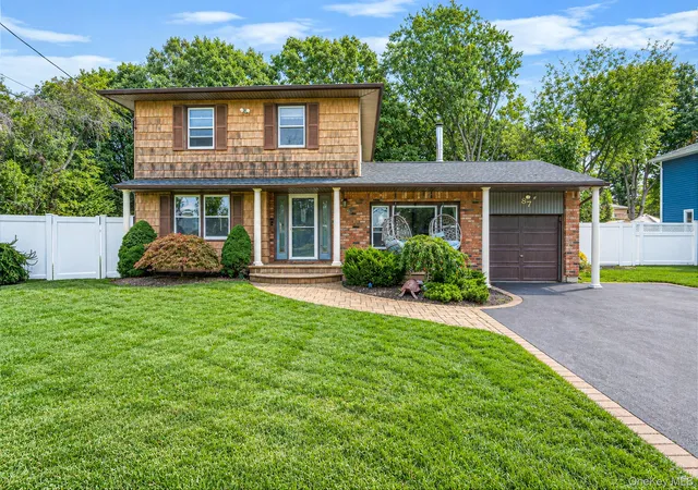 Photo 1 of Sale Pending at 87 Wexford Dr, Islip, NY 11769 | MLS# 1046548 | Listing updated on 2026-09-29