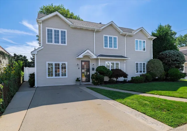 Photo 2 of Sale Pending at 729 Arcadian Ave, Hempstead, NY 11580 | MLS# 1046549 | Listing updated on 2026-09-30