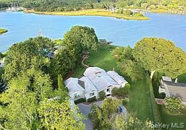 Photo 33 of Single family home for sale at 7 S Pond Rd, East Hampton, NY 11937 | MLS# 1046558 | Listing updated on 2026-09-25