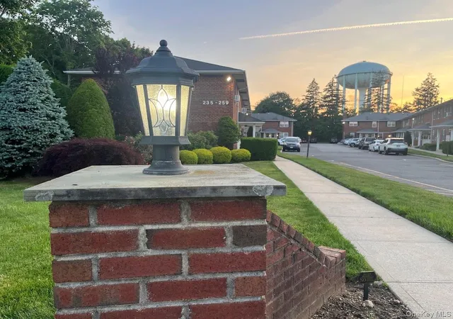 Listing Photo 2 - Condo for sale in building located at 235 Hicksville Rd, Oyster Bay, NY 11771 - Unit #2B