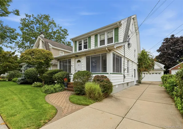 Photo 2 of Single family home for sale at 185 Crocus Ave, Hempstead, NY 11001 | MLS# 1046596 | Listing updated on 2026-09-06