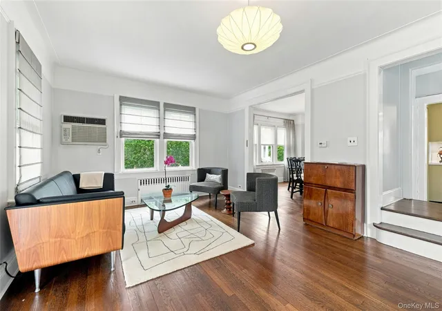 Photo 4 of Single family home for sale at 185 Crocus Ave, Hempstead, NY 11001 | MLS# 1046596 | Listing updated on 2026-10-24