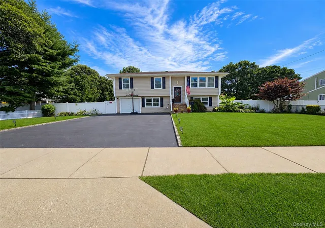 Photo 1 of Single family home for sale at 1028 Union Blvd, Islip, NY 11706 | MLS# 1046597 | Listing updated on 2026-09-04