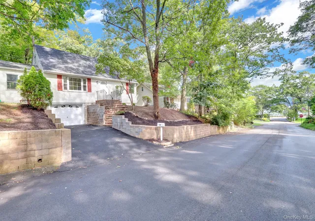 Photo 1 of Single family home for sale at 66 Washington St, Brookhaven, NY 11733 | MLS# 1046598 | Listing updated on 2026-10-01